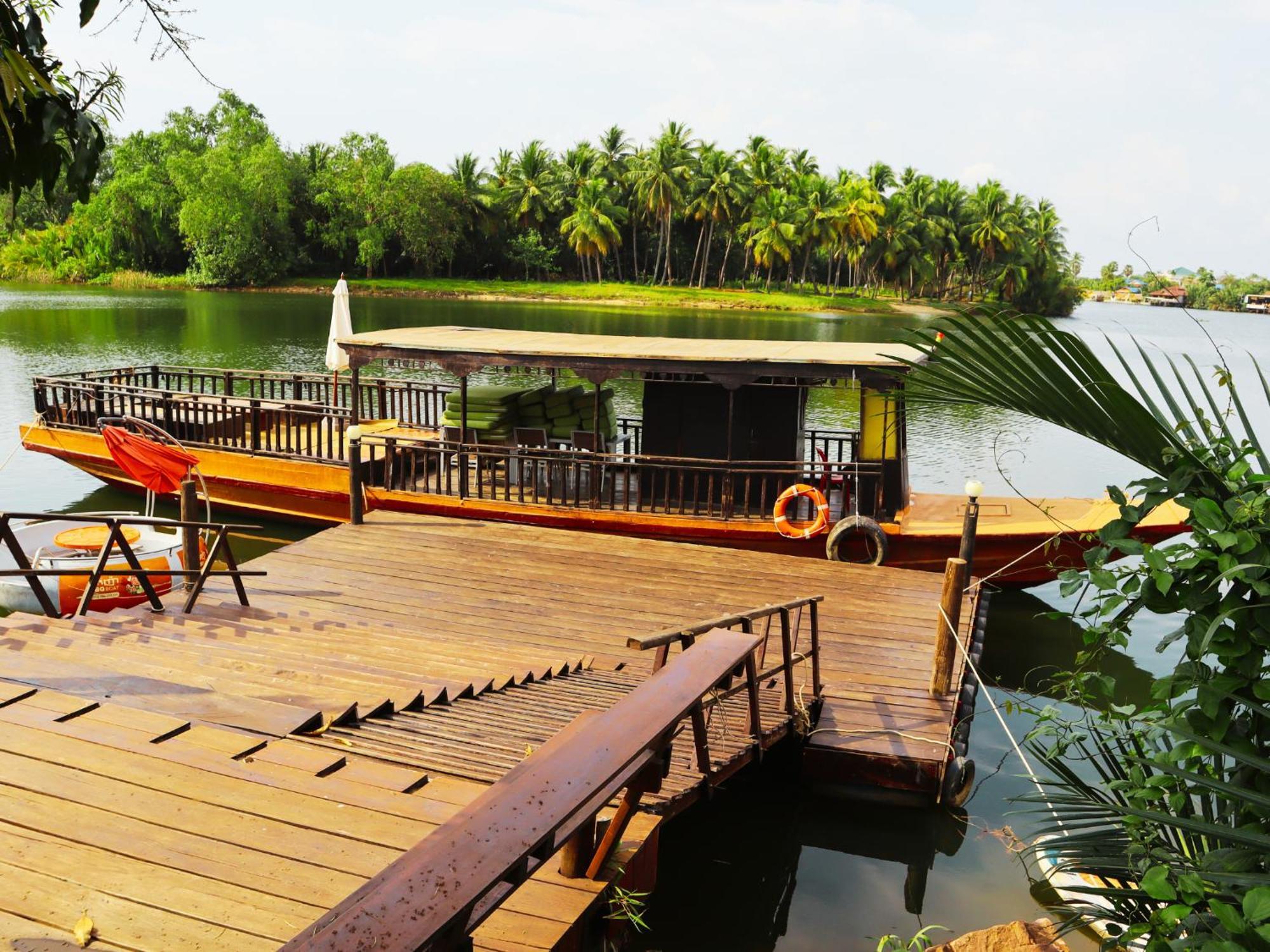 Devi Kampot Resort At Phum Кампот Экстерьер фото