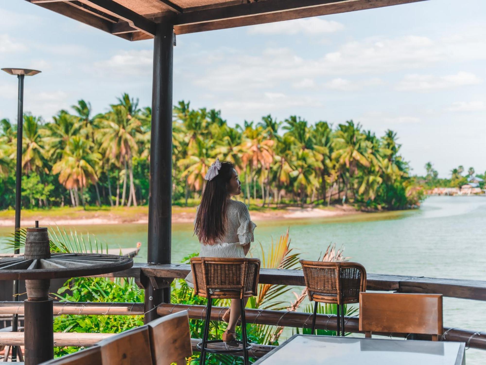 Devi Kampot Resort At Phum Кампот Экстерьер фото