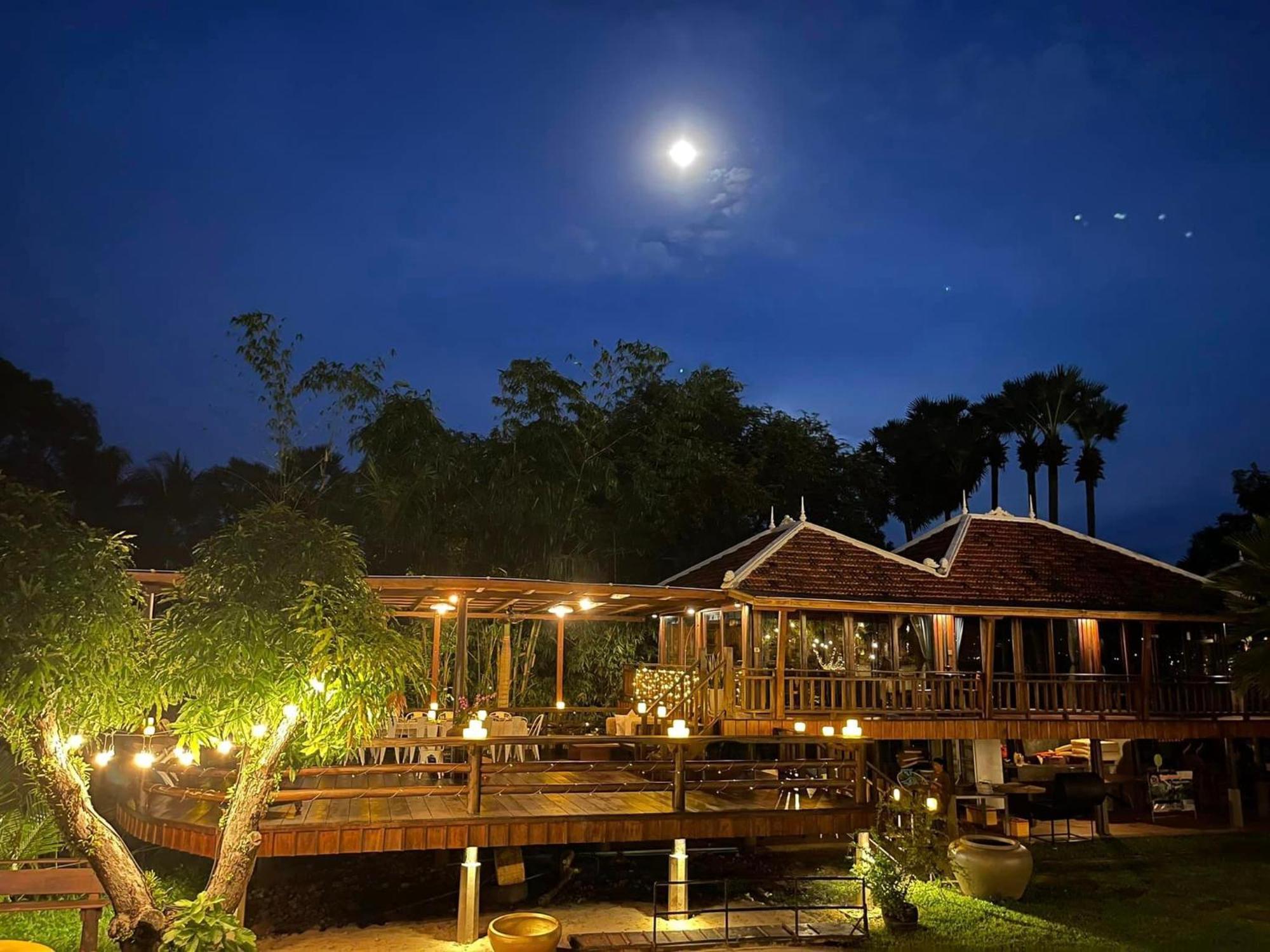Devi Kampot Resort At Phum Кампот Экстерьер фото