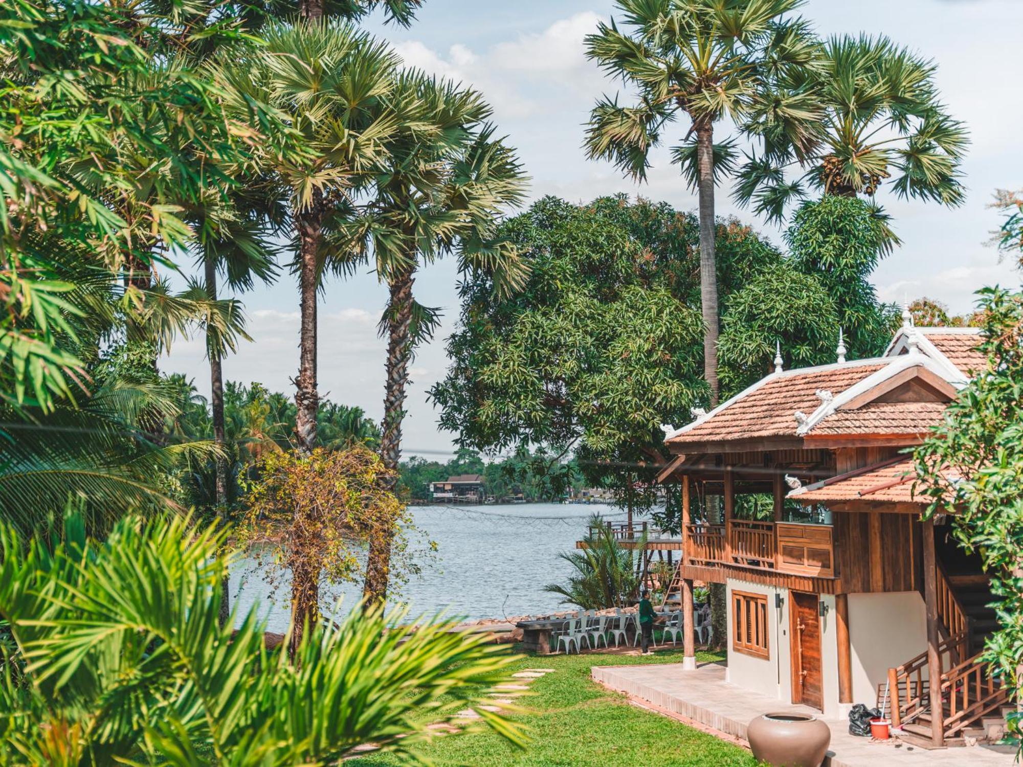 Devi Kampot Resort At Phum Кампот Экстерьер фото